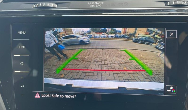 
								Volkswagen Touran full									