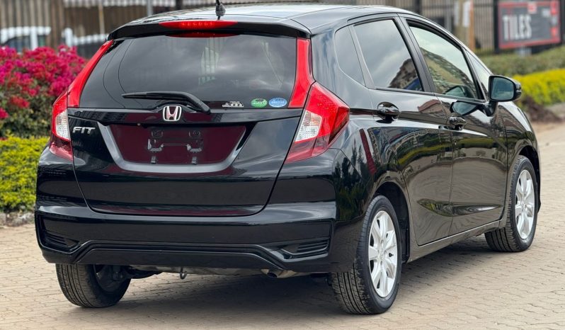 
								Honda Fit full									