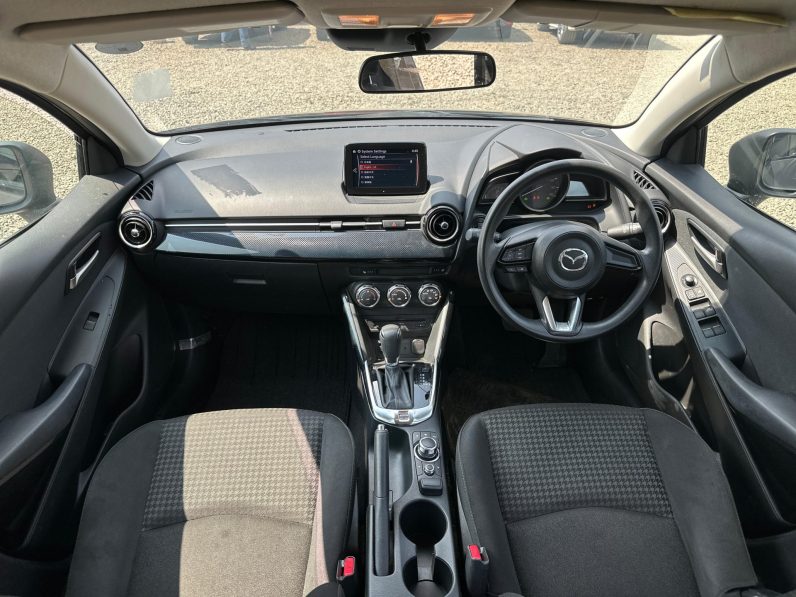 
								Mazda Demio full									
