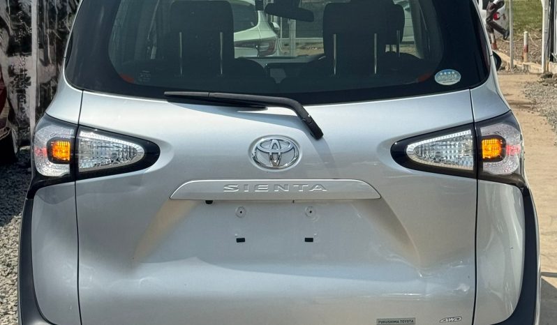 
								Toyota Sienta full									