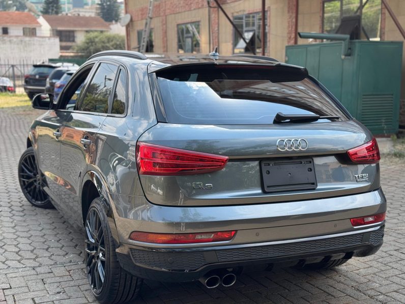 
								Audi Q3 full									