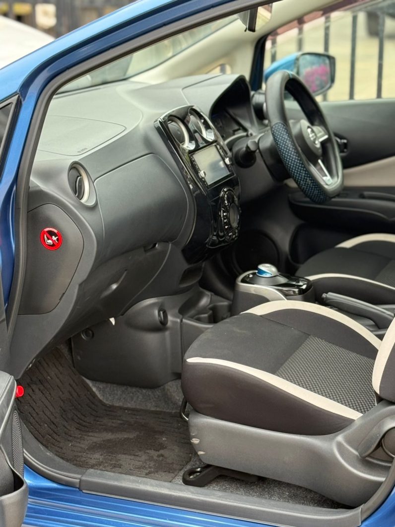 
								Nissan Note E-Power full									