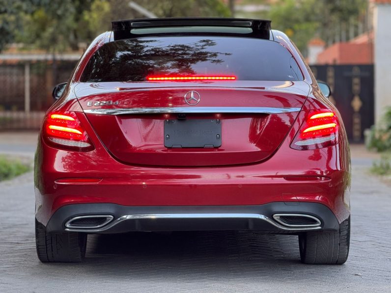 
								Mercedes Benz E220d full									