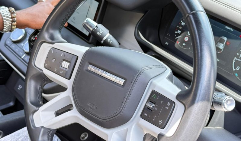 
								Land Rover defender 110 full									