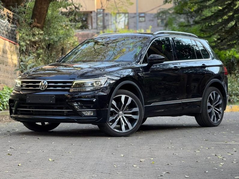 
								Volkswagen Tiguan R line full									