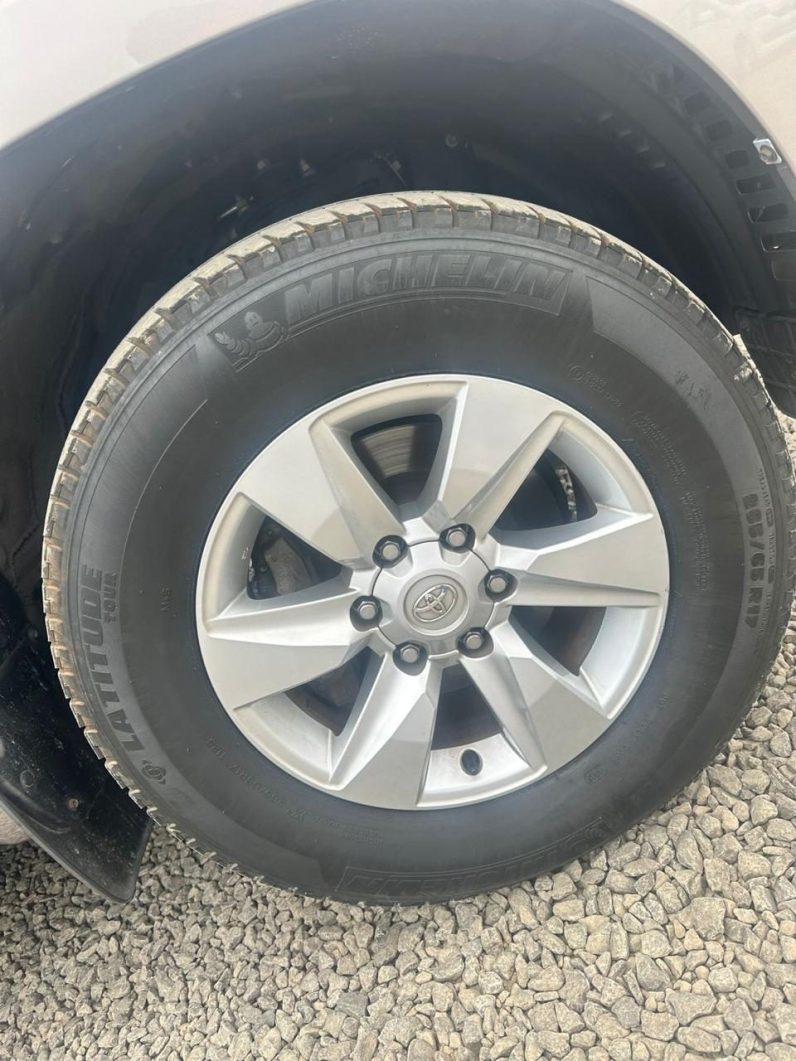 
								Toyota Prado TXL full									