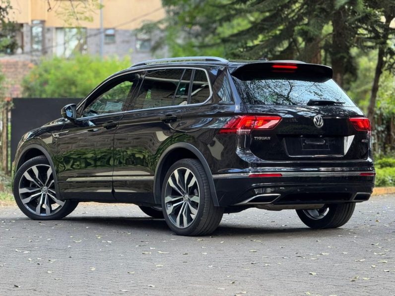 
								Volkswagen Tiguan R line full									