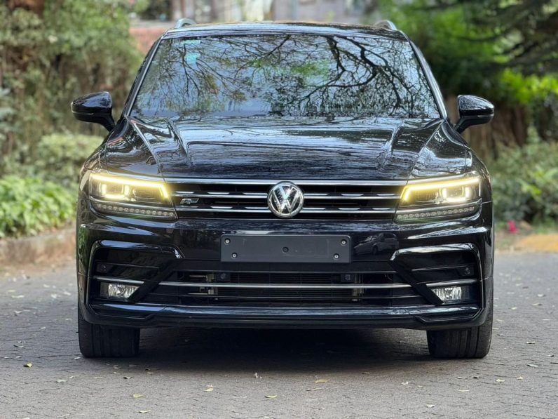 
								Volkswagen Tiguan R line full									