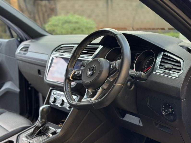 
								Volkswagen Tiguan R line full									