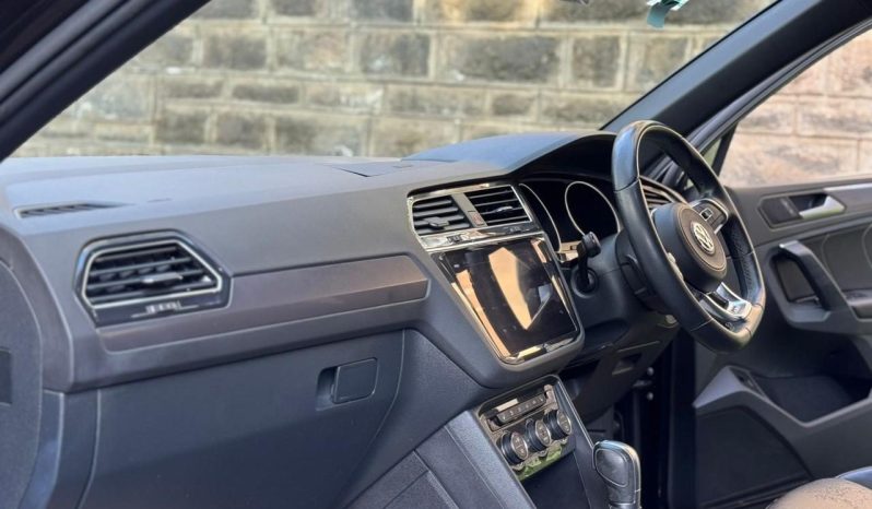 
								Volkswagen Tiguan R line full									