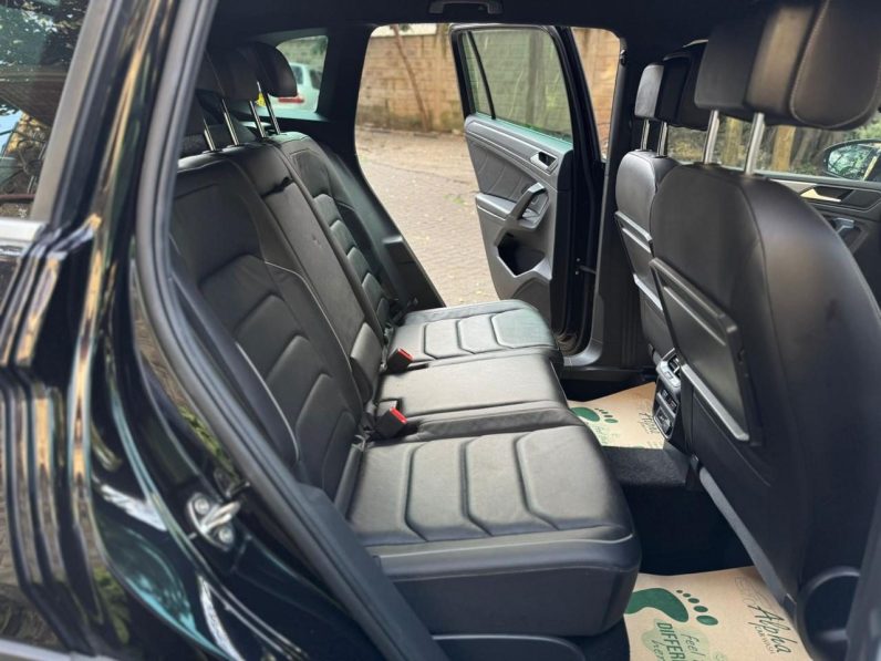 
								Volkswagen Tiguan R line full									