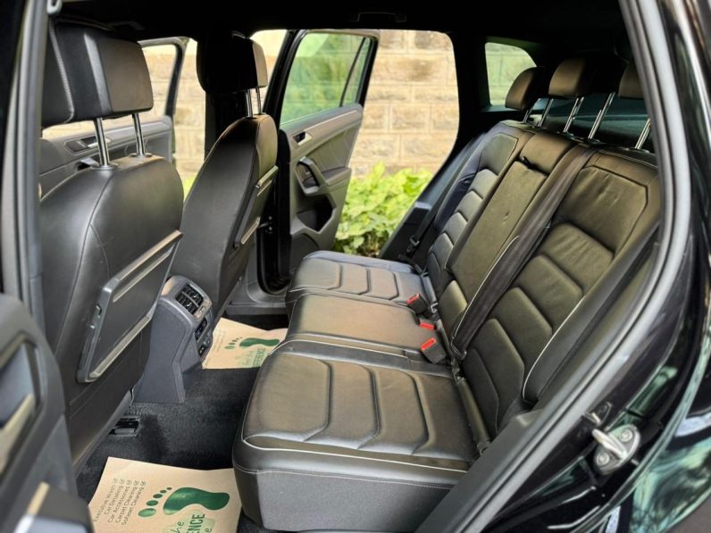 
								Volkswagen Tiguan R line full									