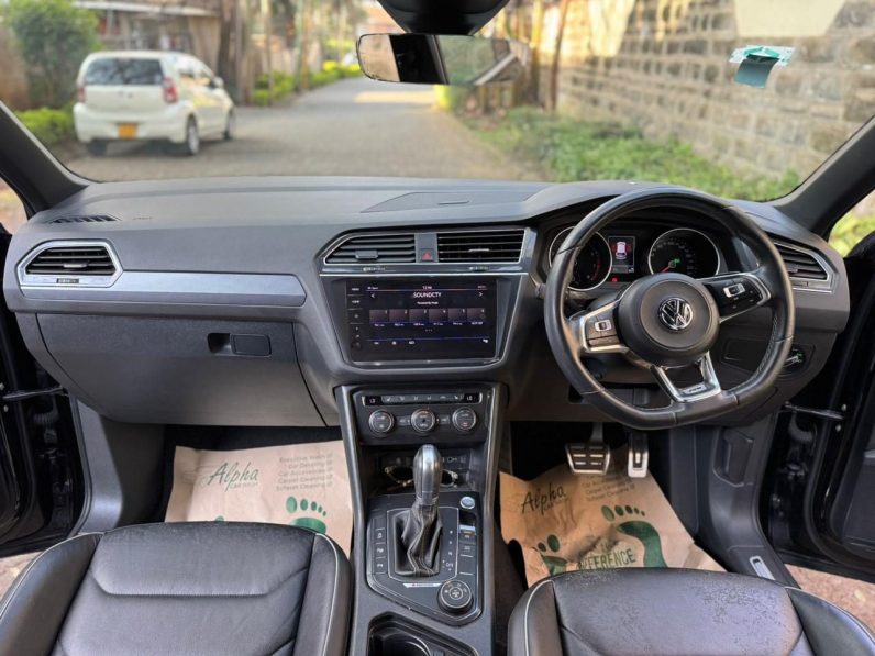 
								Volkswagen Tiguan R line full									