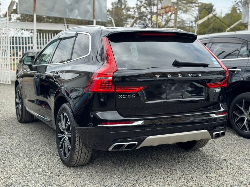 
								Volvo XC60 full									