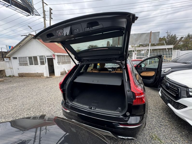 
								Volvo XC60 full									