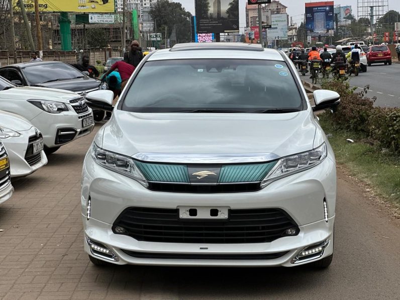 
								Toyota Harrier full									