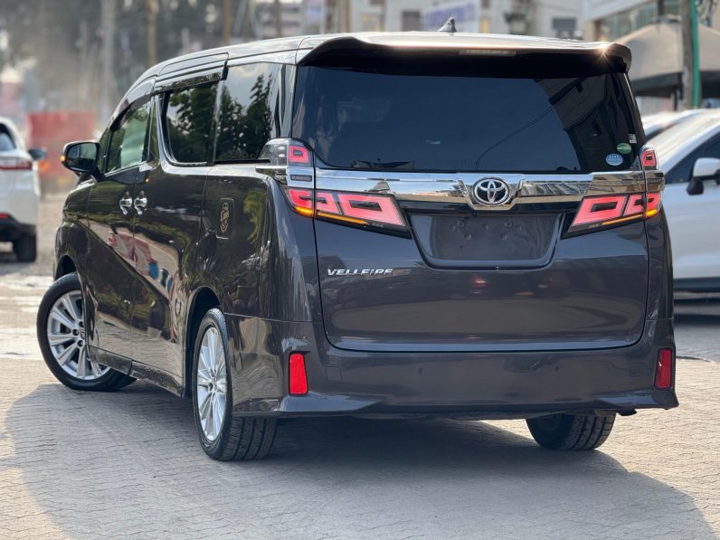 
								Toyota Vellfire full									