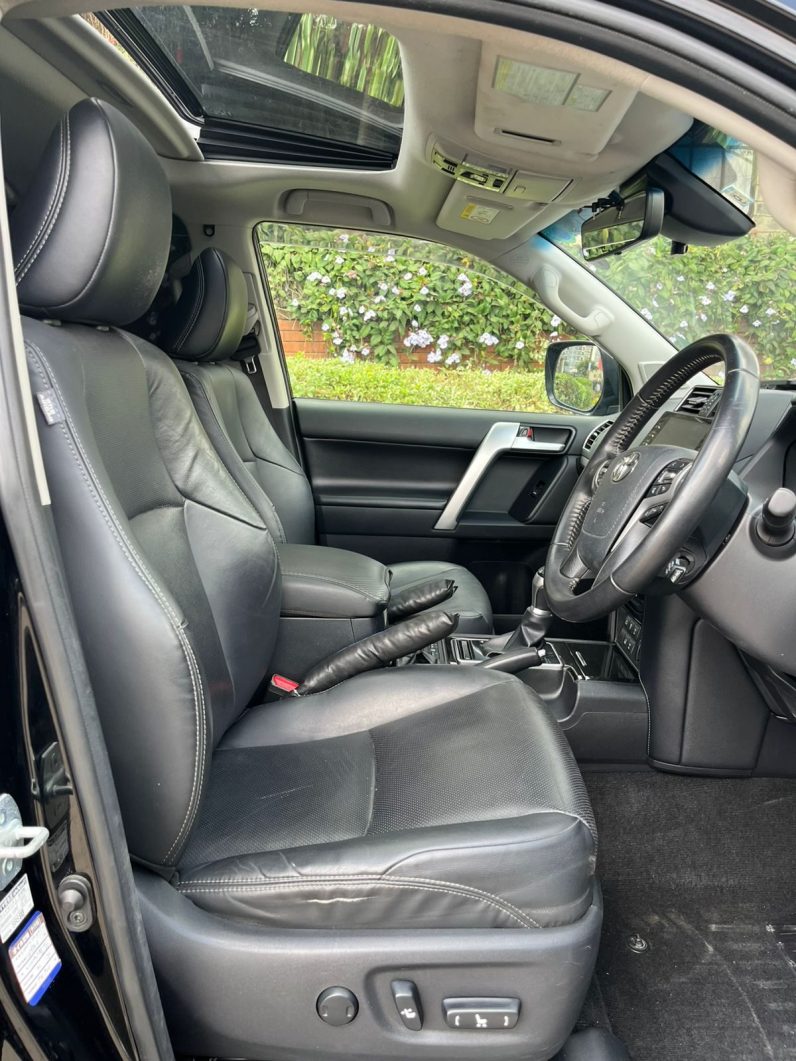 
								Toyota Land Cruiser TX full									