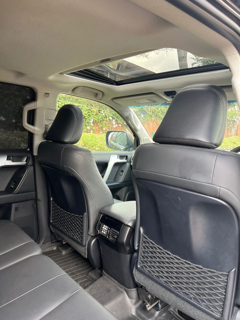 
								Toyota Land Cruiser TX full									