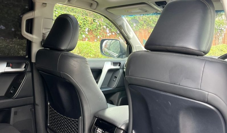 
								Toyota Land Cruiser TX full									