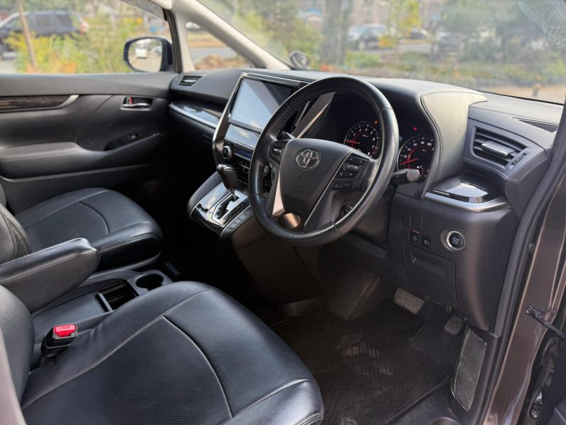 
								Toyota Vellfire full									