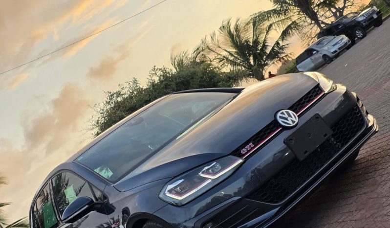 
								Voxwagen Golf GTI full									