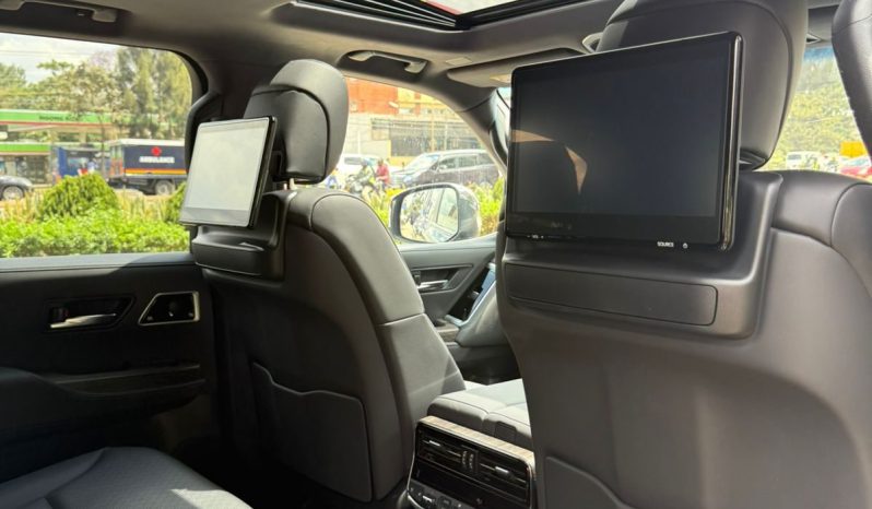 
								Toyota LandCruiser 300 GR full									