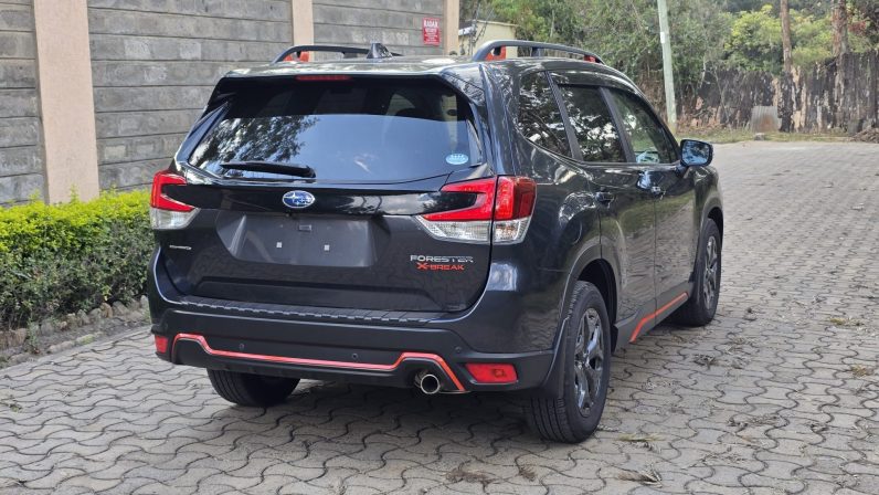 
								Subaru Forester full									