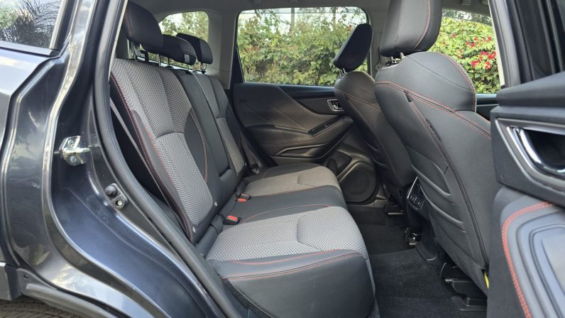 
								Subaru Forester full									