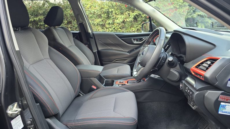 
								Subaru Forester full									