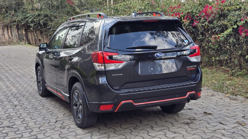 
								Subaru Forester full									