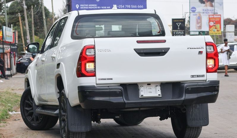 
								Toyota Hilux full									