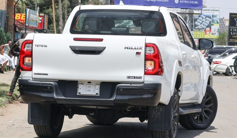 
								Toyota Hilux full									