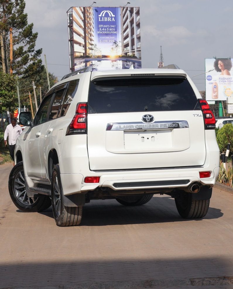 
								Land Cruiser Prado TXL full									