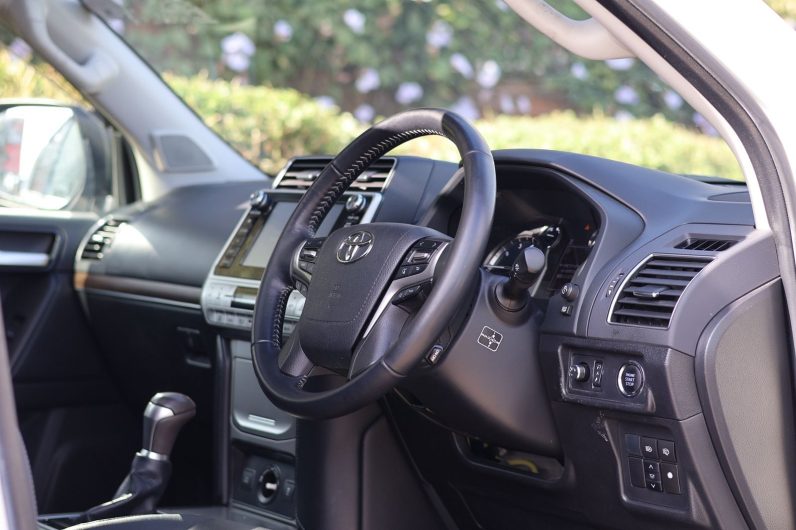 
								Land Cruiser Prado TXL full									