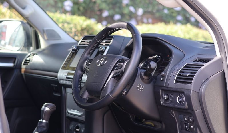 
								Land Cruiser Prado TXL full									