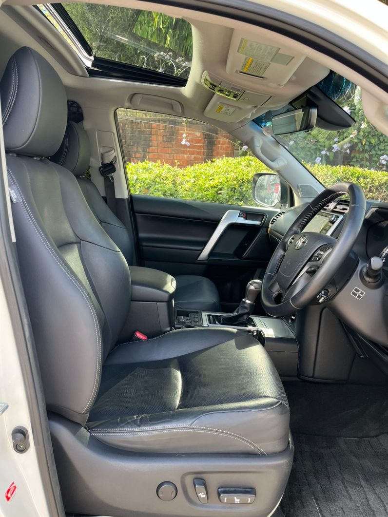 
								Land Cruiser Prado TXL full									