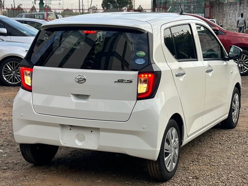 
								Daihatsu Mira (ES) full									