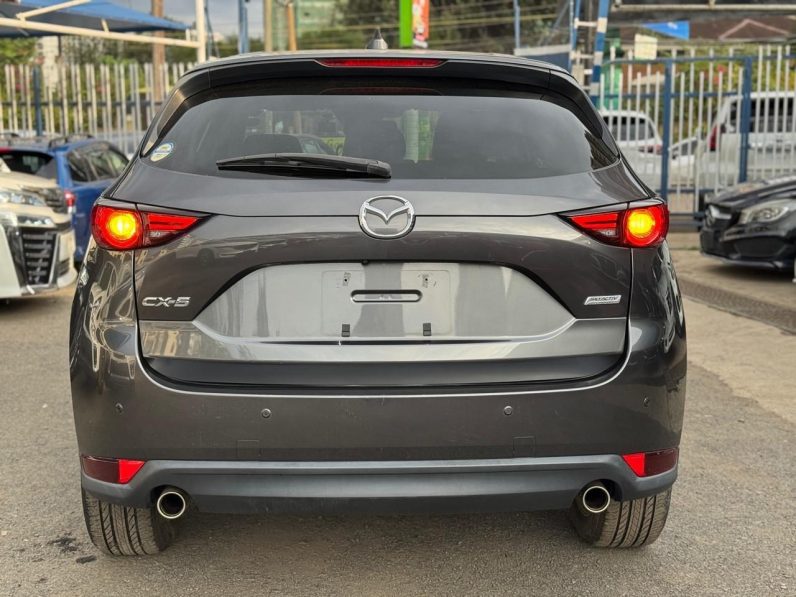 
								Mazda CX-5 full									