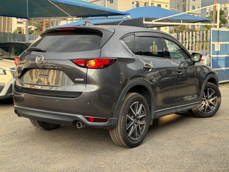 
								Mazda CX-5 full									