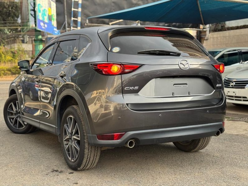 
								Mazda CX-5 full									