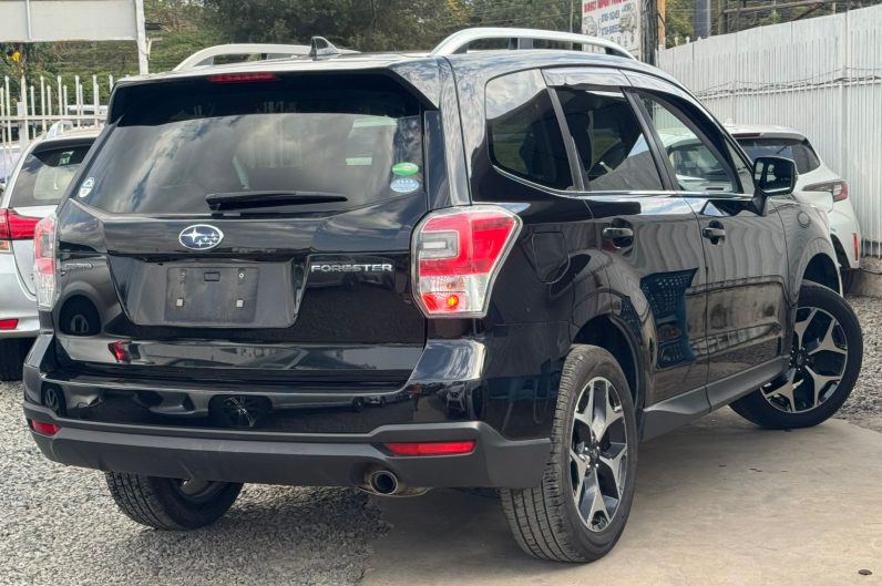 
								Subaru Forester full									