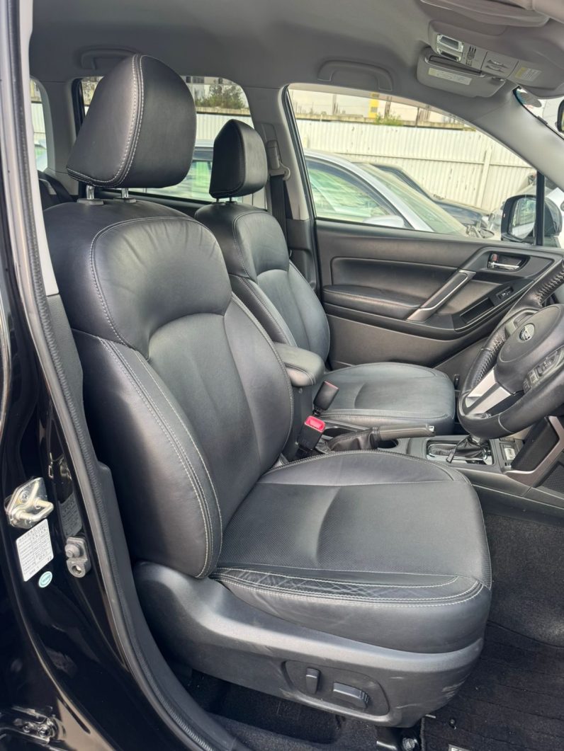 
								Subaru Forester full									