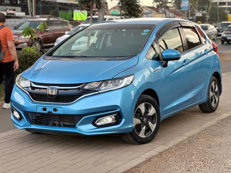 
								Honda Fit full									