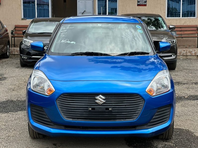 
								Suzuki Swift full									