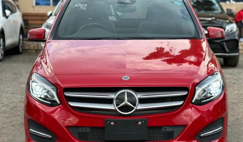 
								Mercedes Benz B180 full									