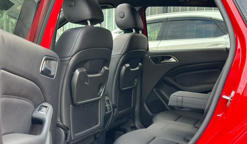 
								Mercedes Benz B180 full									