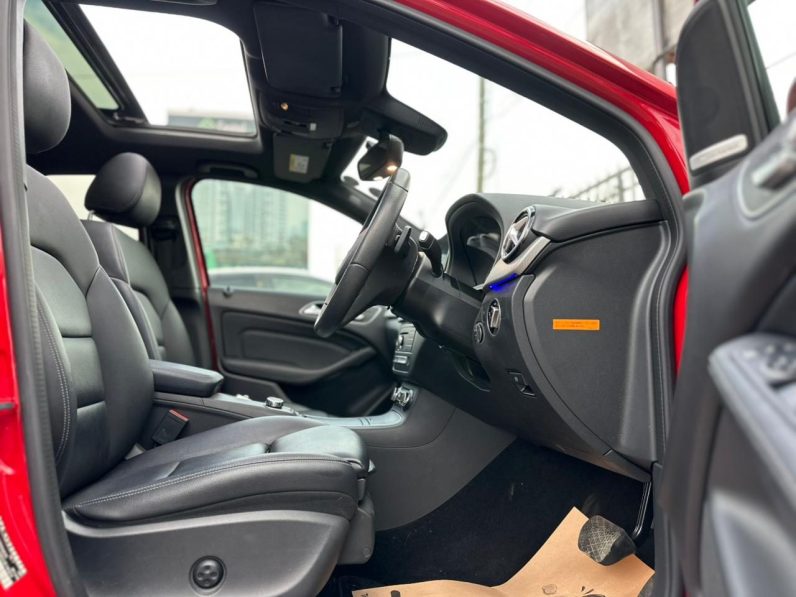 
								Mercedes Benz B180 full									