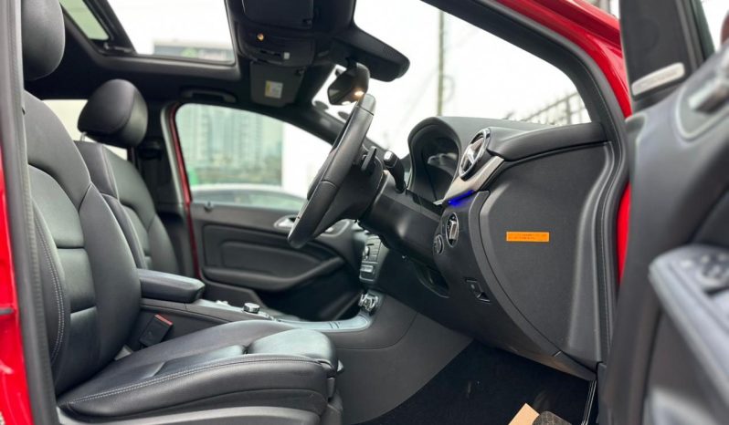 
								Mercedes Benz B180 full									