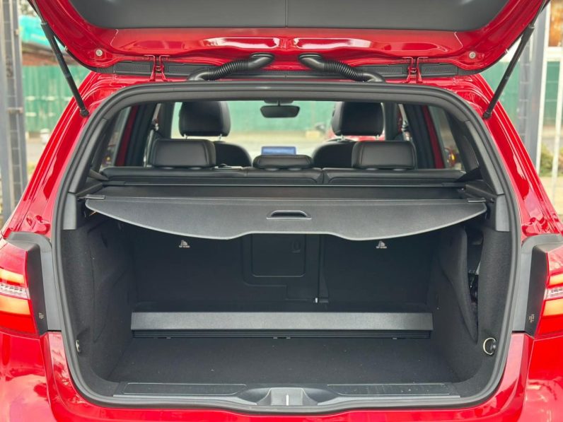 
								Mercedes Benz B180 full									